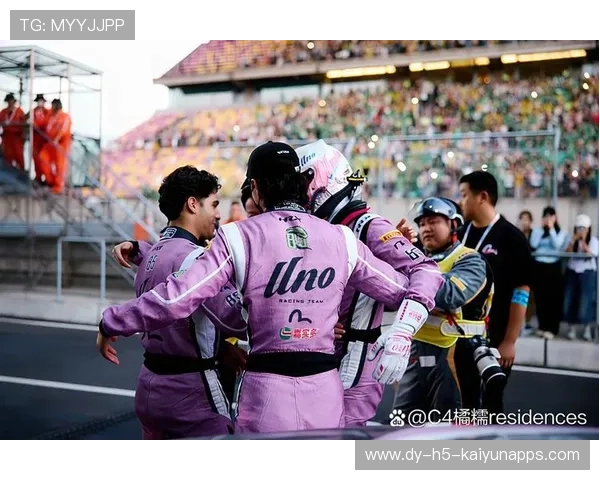 中国赛车手刷新个人最佳圈速