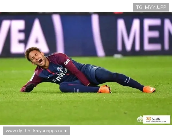 姆巴佩连续触球后起脚射门